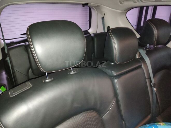 Nissan Patrol 2012, 183,000 km - 5.6 l - Bakı