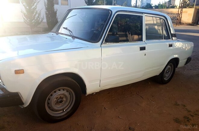 LADA (VAZ) 2107 1983, 100,000 km - 1.6 л - Salyan