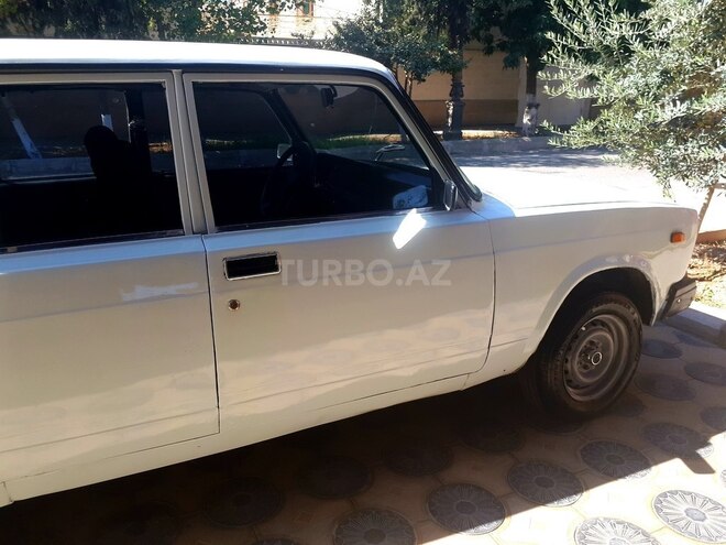 LADA (VAZ) 2107 1983, 100,000 km - 1.6 л - Salyan