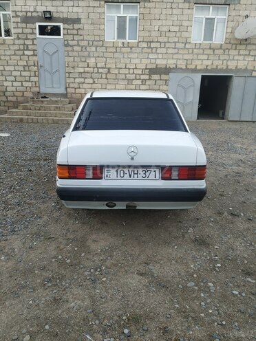 Mercedes 190 1990, 454,495 km - 1.8 l - Salyan