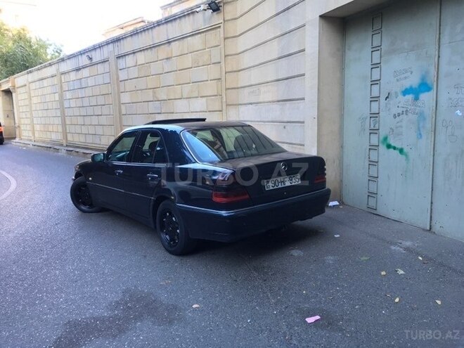 Mercedes C 220 2000, 380,000 km - 2.2 л - Bakı