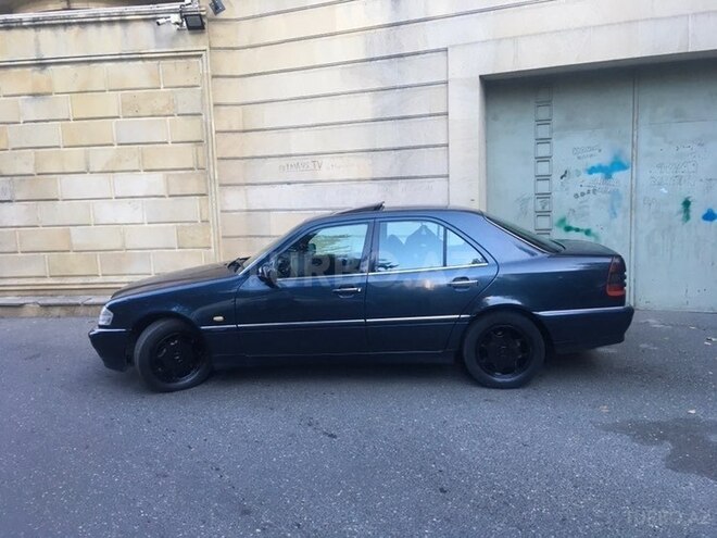 Mercedes C 220 2000, 380,000 km - 2.2 л - Bakı
