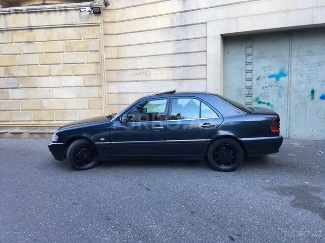 Mercedes C 220 2000, 380,000 km - 2.2 л - Bakı