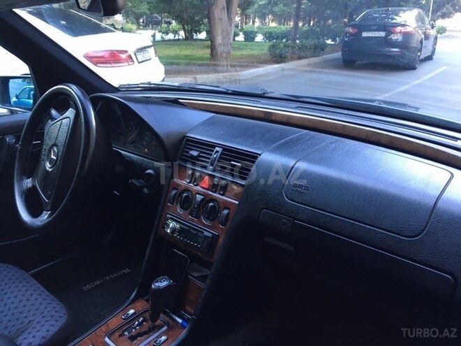 Mercedes C 220 2000, 380,000 km - 2.2 л - Bakı