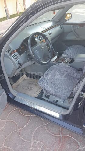 Mercedes E 220 2001, 254,866 km - 2.2 l - Bakı