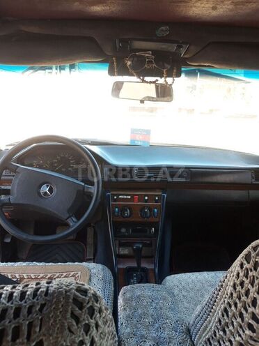 Mercedes E 250 1992, 539,756 km - 2.5 l - Bakı