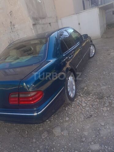 Mercedes E 240 1997, 300,000 km - 2.4 l - Gəncə