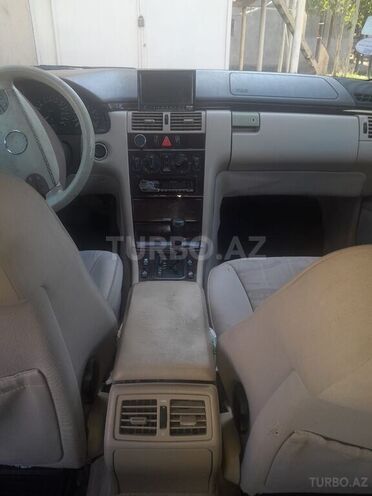 Mercedes E 240 1997, 300,000 km - 2.4 l - Gəncə