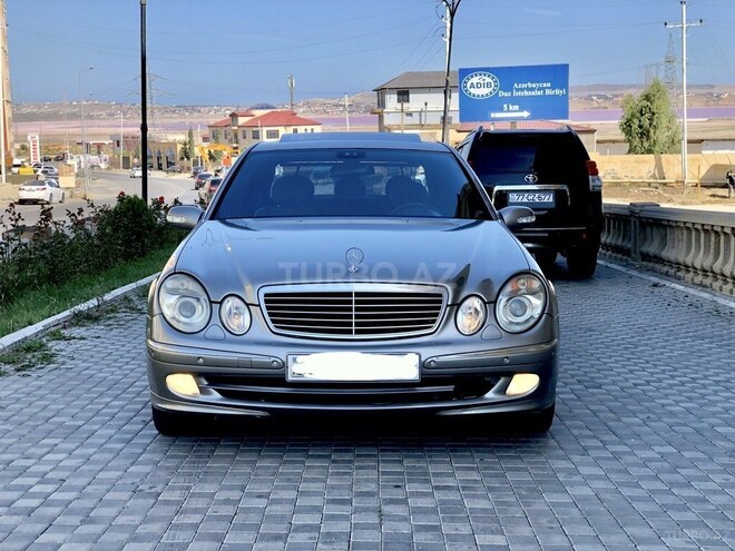 Mercedes E 220 2002, 266,000 km - 2.2 l - Bakı