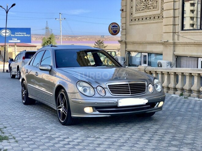 Mercedes E 220 2002, 266,000 km - 2.2 l - Bakı