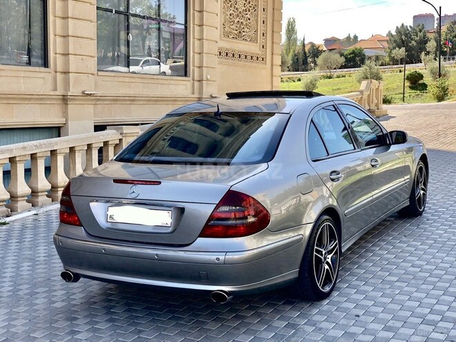 Mercedes E 220 2002, 266,000 km - 2.2 l - Bakı