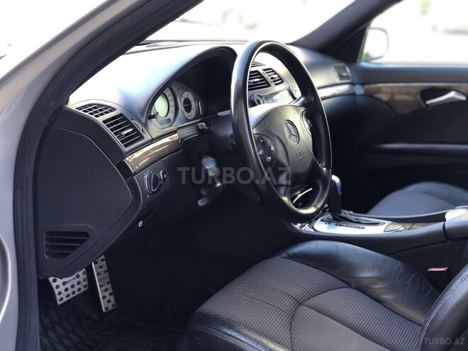 Mercedes E 220 2002, 266,000 km - 2.2 l - Bakı