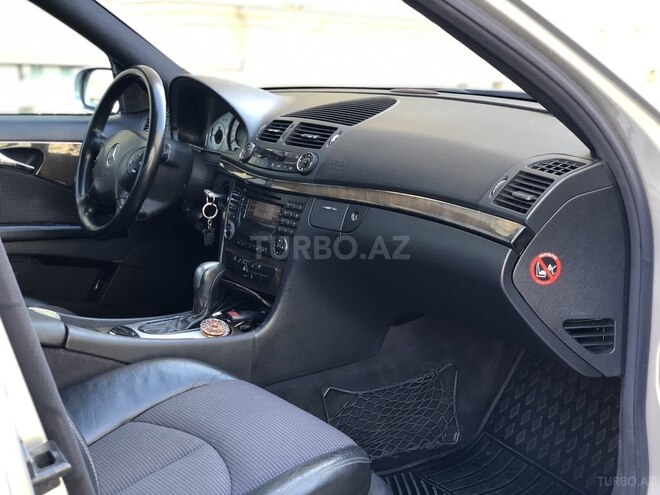 Mercedes E 220 2002, 266,000 km - 2.2 l - Bakı