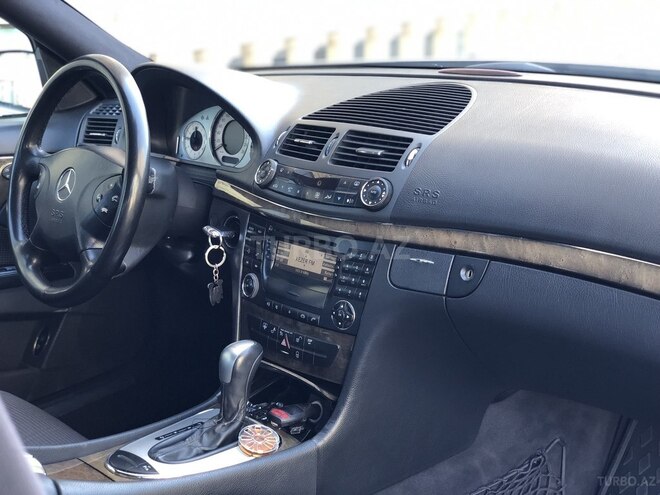 Mercedes E 220 2002, 266,000 km - 2.2 l - Bakı