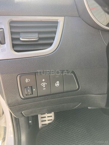 Hyundai Elantra 2013, 121,000 km - 1.6 l - Bakı
