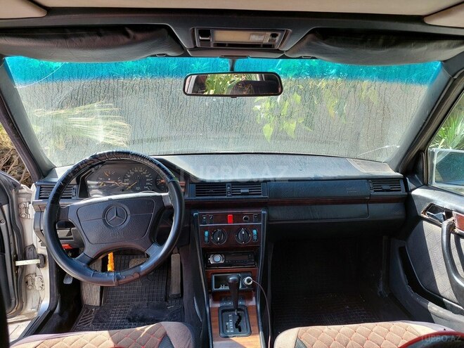 Mercedes E 200 1993, 300,000 km - 2.0 l - Bakı