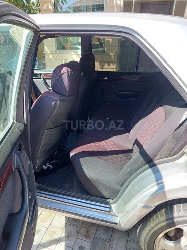 Mercedes E 200 1993, 300,000 km - 2.0 l - Bakı