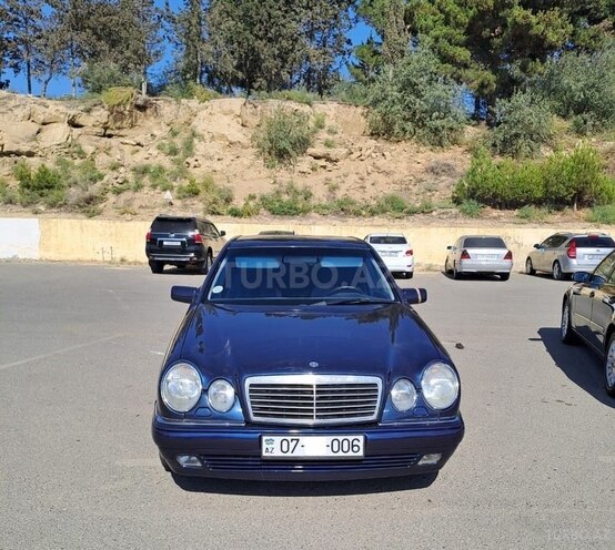 Mercedes E 240 1998, 235,000 km - 2.4 l - Bakı