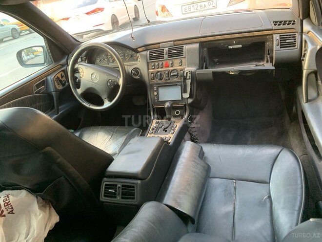 Mercedes E 240 1998, 582,000 km - 2.4 л - Bakı
