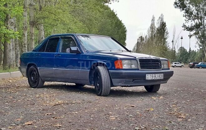 Mercedes 190 1990, 210,000 km - 1.8 л - Yevlax