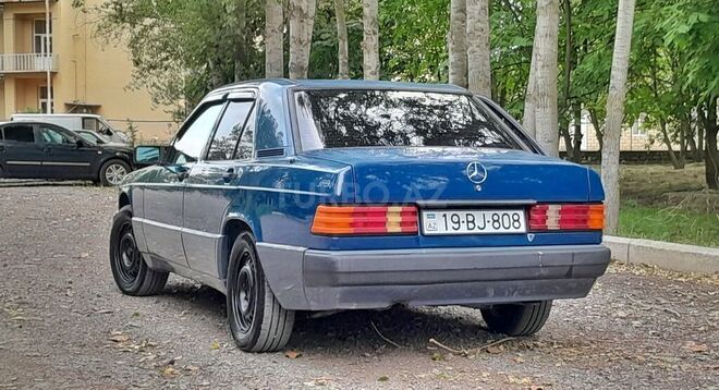 Mercedes 190 1990, 210,000 km - 1.8 л - Yevlax
