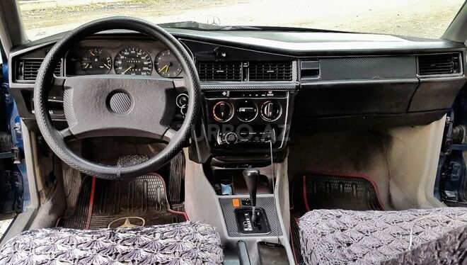 Mercedes 190 1990, 210,000 km - 1.8 л - Yevlax