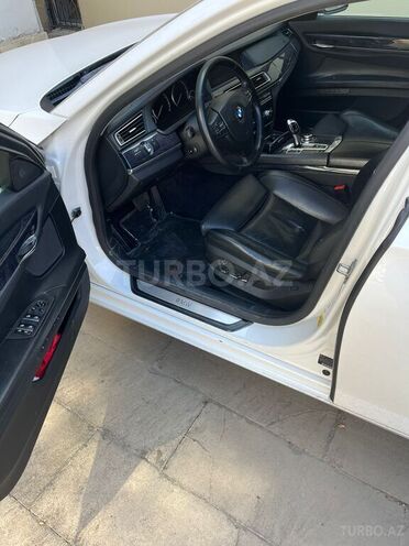 BMW 750 2009, 283,000 km - 4.4 l - Bakı
