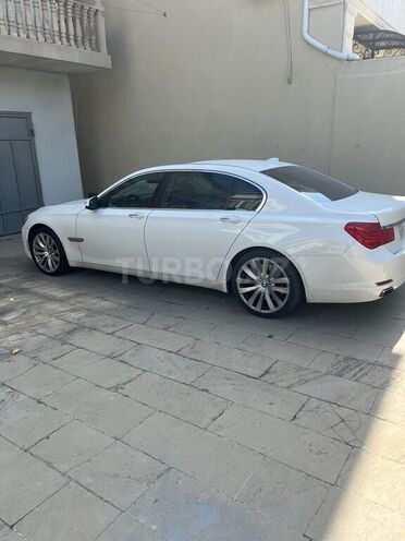 BMW 750 2009, 283,000 km - 4.4 l - Bakı