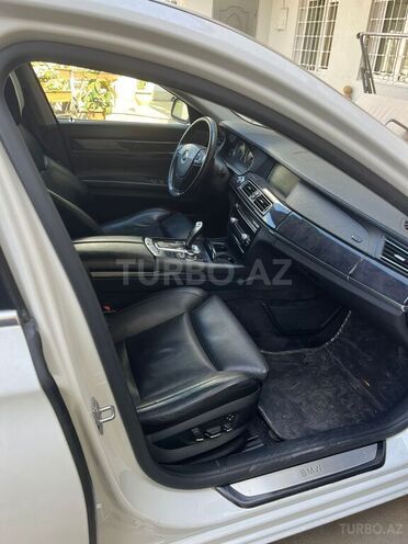 BMW 750 2009, 283,000 km - 4.4 l - Bakı