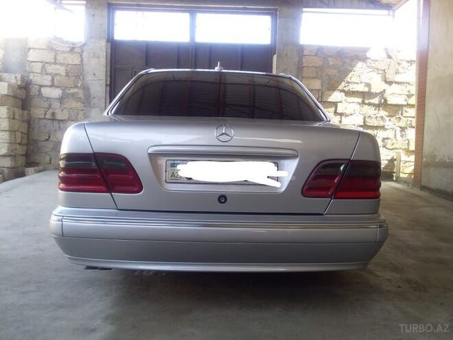 Mercedes E 280 1999, 325,222 km - 2.8 l - Bakı