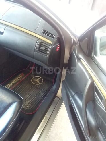 Mercedes E 280 1999, 325,222 km - 2.8 l - Bakı