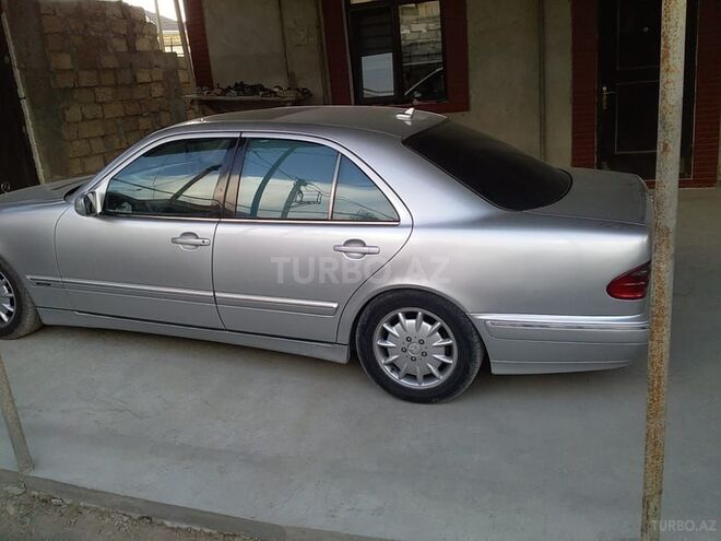 Mercedes E 280 1999, 325,222 km - 2.8 l - Bakı