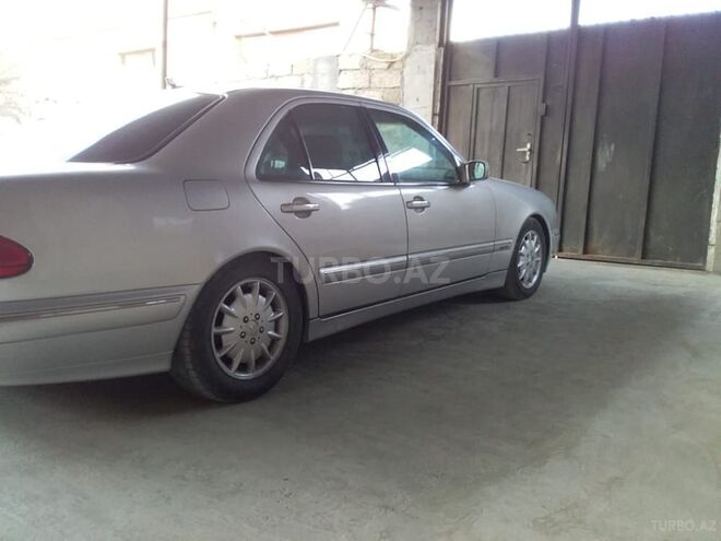 Mercedes E 280 1999, 325,222 km - 2.8 l - Bakı