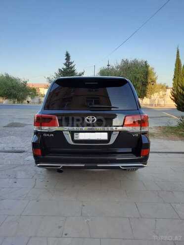 Toyota Land Cruiser 2012, 132,730 km - 4.5 l - Salyan