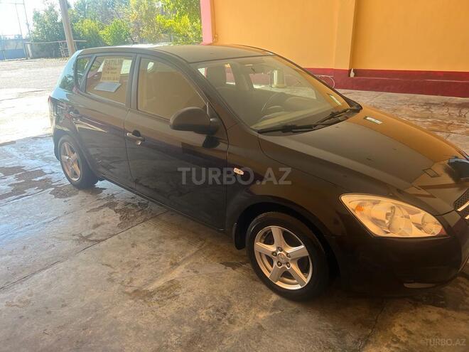 Kia Ceed 2010, 207,000 km - 1.6 l - Ucar
