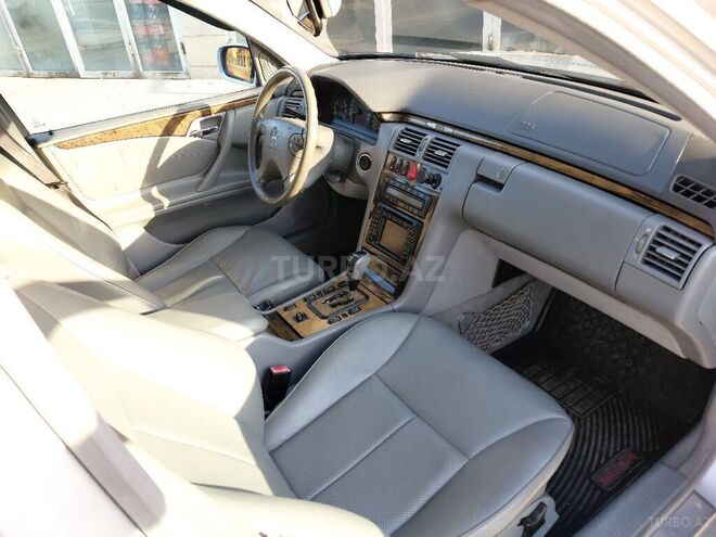 Mercedes E 270 2001, 465,337 km - 2.7 l - Bərdə