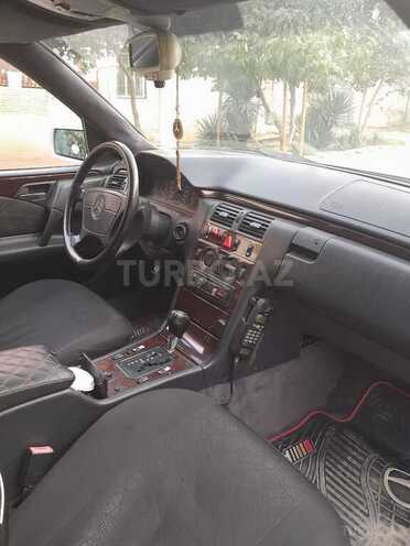 Mercedes E 230 1996, 315,000 km - 2.3 л - Şirvan