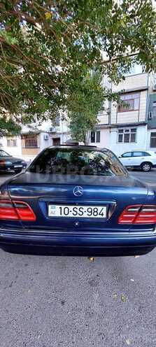 Mercedes E 240 1999, 396,000 km - 2.4 l - Bakı