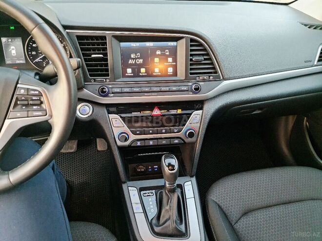 Hyundai Elantra 2018, 18,500 km - 2.0 l - Xırdalan