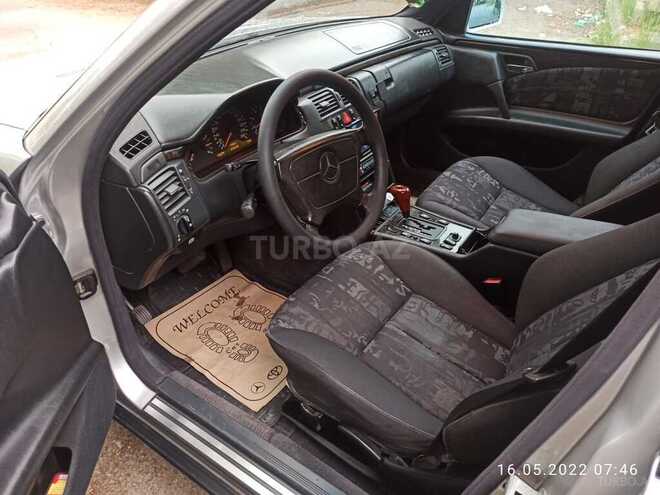 Mercedes E 280 1997, 258,000 km - 2.8 л - Quba