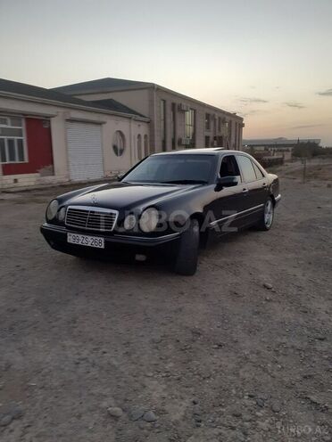 Mercedes E 240 1999, 378,000 km - 2.4 l - Bakı