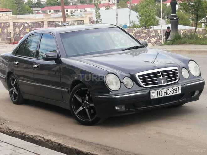 Mercedes E 220 2000, 319,000 km - 2.2 л - Gədəbəy