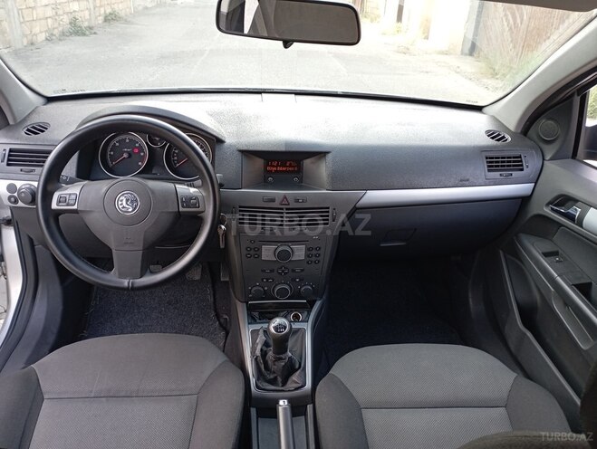 Opel Astra 2006, 135,000 km - 1.3 л - Bakı