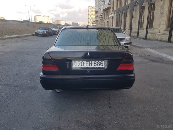 Mercedes C 200 1995, 228,000 km - 2.0 л - Bakı