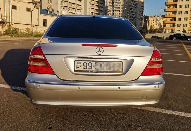 Mercedes E 240 2002, 251,000 km - 2.6 l - Bakı