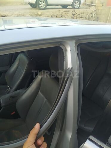 Mercedes E 200 2002, 376,500 km - 2.0 л - Bakı