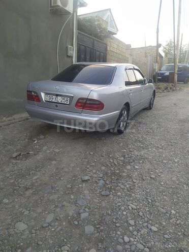Mercedes E 200 2002, 376,500 km - 2.0 л - Bakı