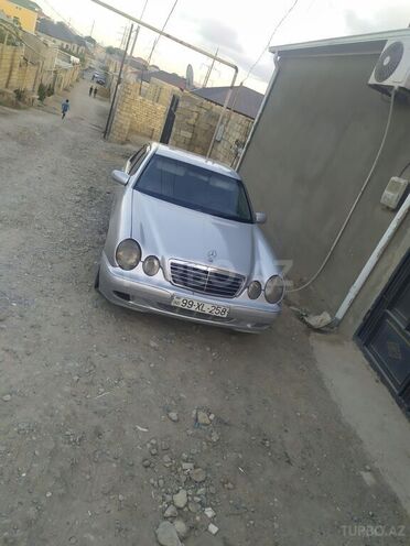 Mercedes E 200 2002, 376,500 km - 2.0 л - Bakı