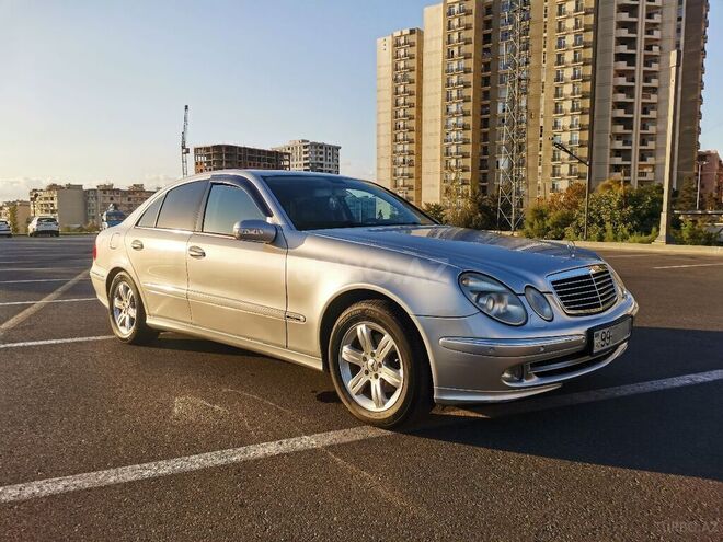 Mercedes E 240 2002, 251,000 km - 2.6 l - Bakı
