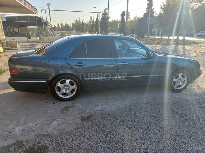 Mercedes E 220 2000, 390,000 km - 2.2 л - Sabirabad